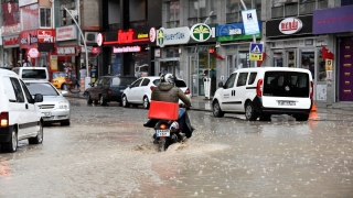 Gümüşhane’de sağanak hayatı olumsuz etkiledi