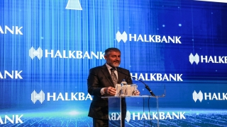 Bakan Nebati, Adana’da ”Halkbank Üreten Kadınlar Buluşması”nda konuştu: (2)