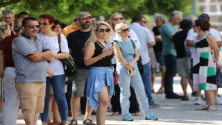 Antalya’da YKS’ye girecek bazı adaylar okullarını karıştırınca zor anlar yaşadı