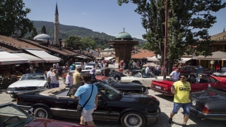 Saraybosna’da ”klasik cabrio otomobil” rüzgarı esti