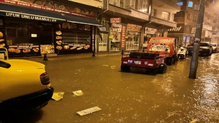 Sinop’ta sağanak su baskınlarına neden oldu