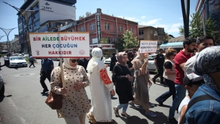 Bingöl, Batman ve Elazığ’da ”Koruyucu Aile Günü Yürüyüşü” yapıldı 