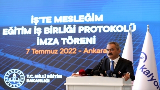 Bakan Özer, ”İş’te Mesleğim Eğitim İş Birliği Protokolü İmza Töreni”nde konuştu: