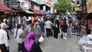 Bursa’da çarşı ve pazarlarda arife hareketliliği 