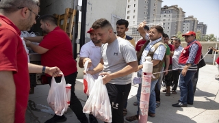 Türk Kızılaydan Erbil’deki mülteci kamplarına kurban eti yardımı