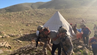 Tunceli’de mide kanaması geçiren kişi helikopterle hastaneye kaldırıldı