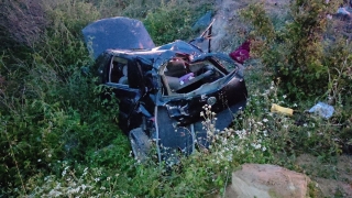 Sakarya’da takla atan otomobildeki anne öldü, ikiz bebekleri ve eşi yaralandı