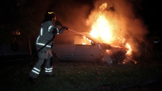 Bursa’da taklalar attıktan sonra yanan otomobildeki sürücü yaralandı