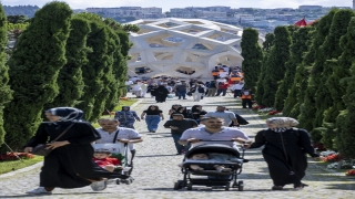 15 Temmuz Şehitler Makamı’na ziyaretçi akını