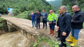 Ordu Valisi Sonel, şiddetli yağışın hasara yol açtığı Çamaş’ta incelemelerde bulundu: