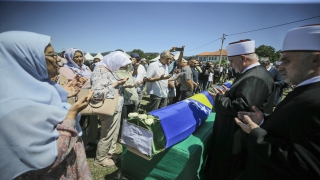 Bosna Hersek’teki savaşta Sırpların öldürdüğü 16 Boşnak sivil daha toprağa verildi