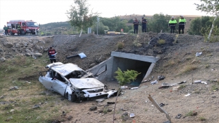 Yozgat’ta otomobil menfeze düştü, bir kişi öldü, iki kişi yaralandı