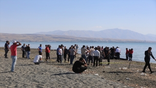 Van Gölü’ne giren 6 çocuktan 2’si boğuldu