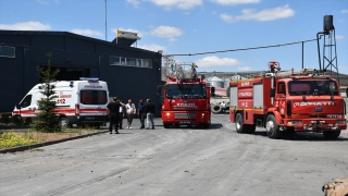 Sivas’ta fabrikanın deposunda çıkan yangında 4 işçi dumandan etkilendi