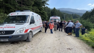 Bolu’da devrilen traktörün altında kalan anne ve oğlu yaralandı