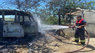 Muğla’da park halindeki minibüsten sazlığa sıçrayan yangın söndürüldü