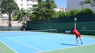 Manisa’da Büyükler Hafta Sonu Yaz Kupası Tenis Turnuvası başladı