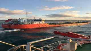 İstanbul Boğazı’nda arızalanan tanker kurtarıldı