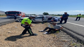 Erzurum’da devrilen otomobildeki 1 kişi öldü, 3 kişi yaralandı