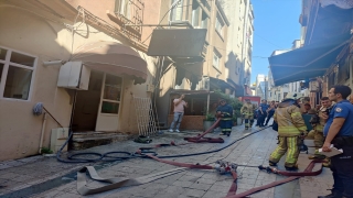 Beyoğlu’nda otelde çıkan yangın söndürüldü