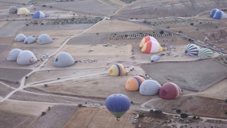 Kapadokya’da turistler yeni günü gökyüzünde karşıladı