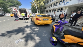 Ankara’da taksiye arkadan çarpan motosikletli kurye yaralandı