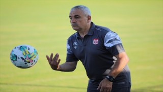 Sivasspor Teknik Direktörü Çalımbay’dan taraftara destek çağrısı: