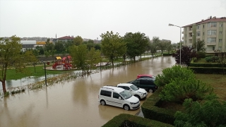 Sağanak Silivri’de su baskınlarına neden oldu 