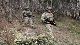 Türk askeri Kosova’nın doğusunda devriye gezdi