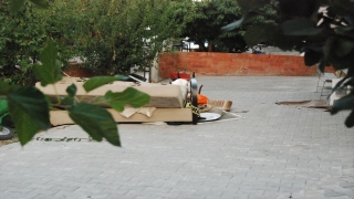 Çanakkale’de başına çekyatın çarpması sonrası yüksekten düşen çocuk hayatını kaybetti