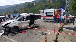 Trabzon’da 4 gün önce evlenen çifti trafik kazası ayırdı