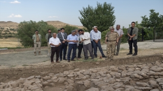 Tunceli Valisi Özkan, Tozkoparan Höyüğü’ndeki kazı çalışmalarını inceledi