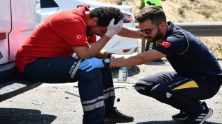 GÜNCELLEME 2 Gaziantep’te kaza yapan araca müdahale eden ekiplere yolcu otobüsü çarptı, 16 kişi öldü