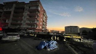 Mardin’de kaza yapan araçlara müdahale edenlere tır çarptı, 8 kişi hayatını kaybetti 