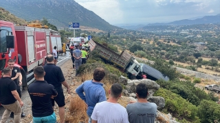 Sanatçı İbrahim Tatlıses, Bodrum’da geçirdiği kazada minibüste sıkıştı