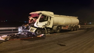 Osmaniye’de tıra çarpan tankerin sürücüsü öldü