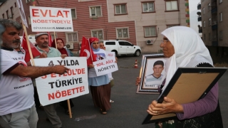 Diyarbakır annelerinin oturma eylemine bir aile daha katıldı