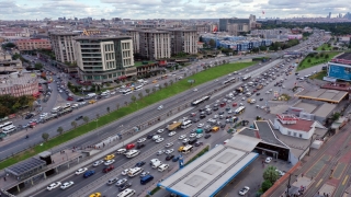 Uyum haftasının başlamasıyla İstanbul’da trafik yoğunluğu arttı