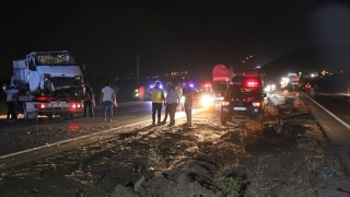 Hatay’da otomobille pikabın çarpıştığı kazada 6 kişi yaralandı