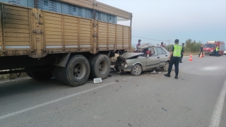 Bursa’da kamyona arkadan çarpan otomobilde 1 kişi öldü, 1 kişi yaralandı