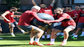 Galatasaray’da yeni transferler sahaya indi