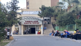 Zonguldak’ta bir kişi av tüfeğini temizlerken yengesini vurdu