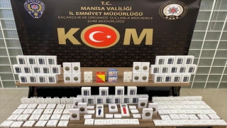 Manisa’da iş yerinde gümrük kaçağı telefonlar ele geçirilen kişi gözaltına alındı