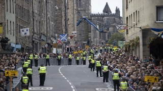 Kraliçe Elizabeth’in cenazesi Balmoral’dan İskoçya’nın başkenti Edinburgh’a götürüldü