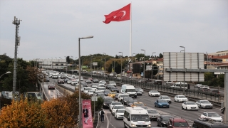 İstanbul’da Anadolu Yakası’ndan Avrupa Yakası’na geçişte trafik yoğunluğu arttı