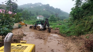 Rize’de şiddetli yağış heyelanlara yol açtı