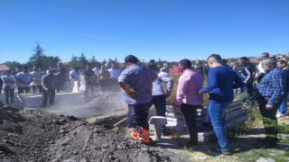 Almanya’da nehirde boğulan baba ve oğlunun cenazesi Konya’da toprağa verildi