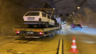 Sarıyer’de tünelde devrilen otomobilin sürücüsü yaralandı