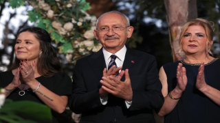 CHP Genel Başkanı Kılıçdaroğlu, İzmir’de nikah şahitliği yaptı