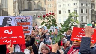 İranlı Mahsa Emini’nin ölümü Hollanda’da protesto edildi